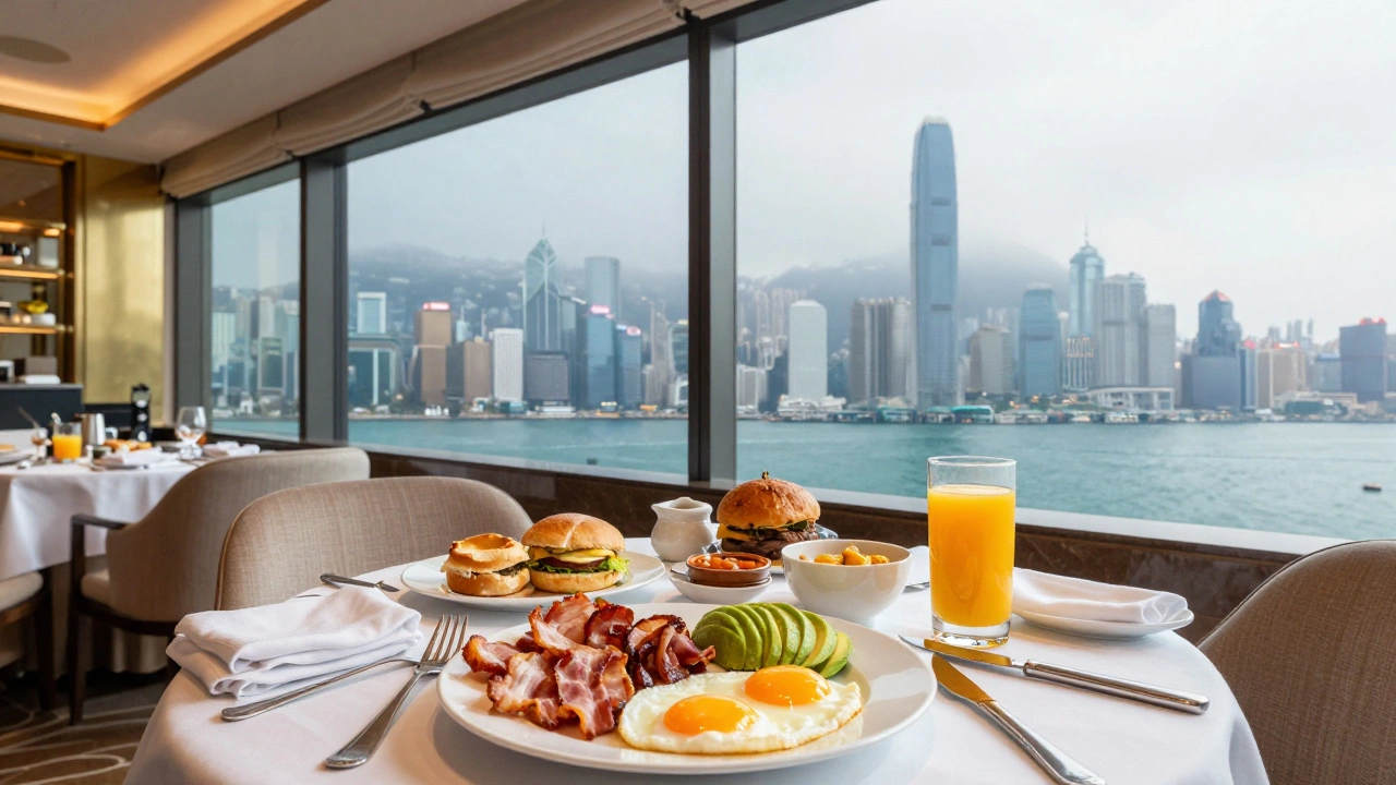俯瞰维多利亚港美景的高端酒店自助早餐盛宴