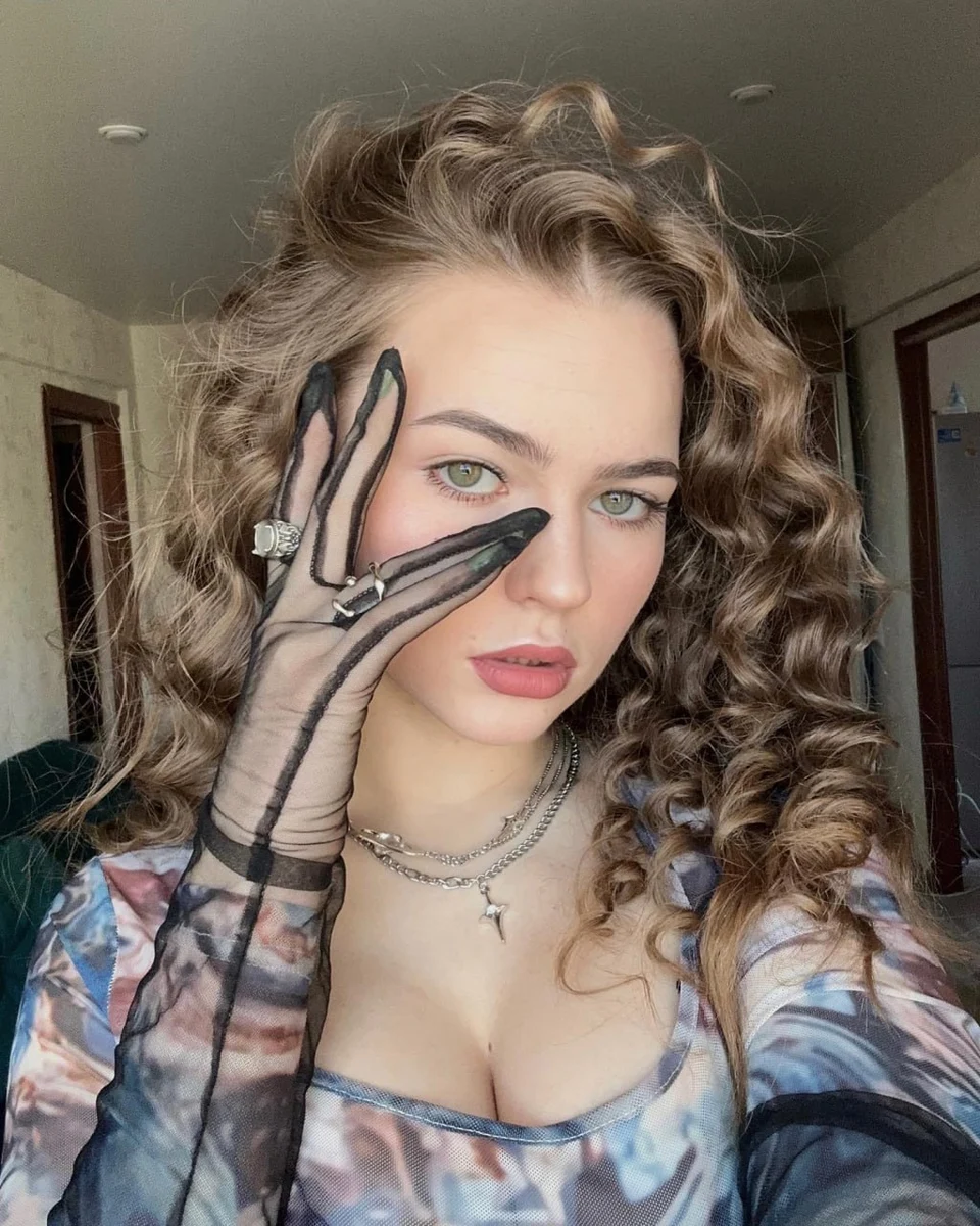 阿德里安娜 香港的应召女郎