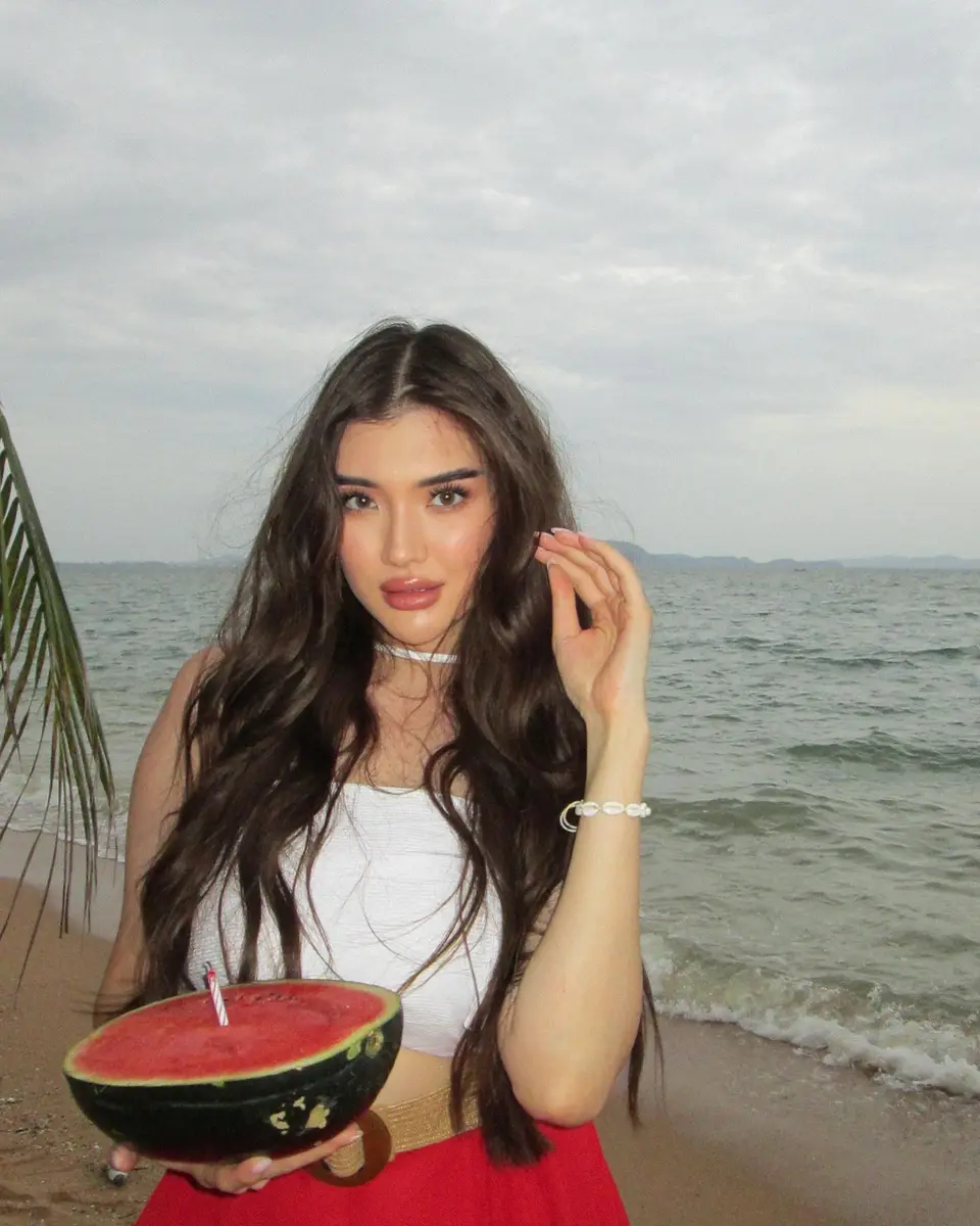 Aigul 香港的应召女郎