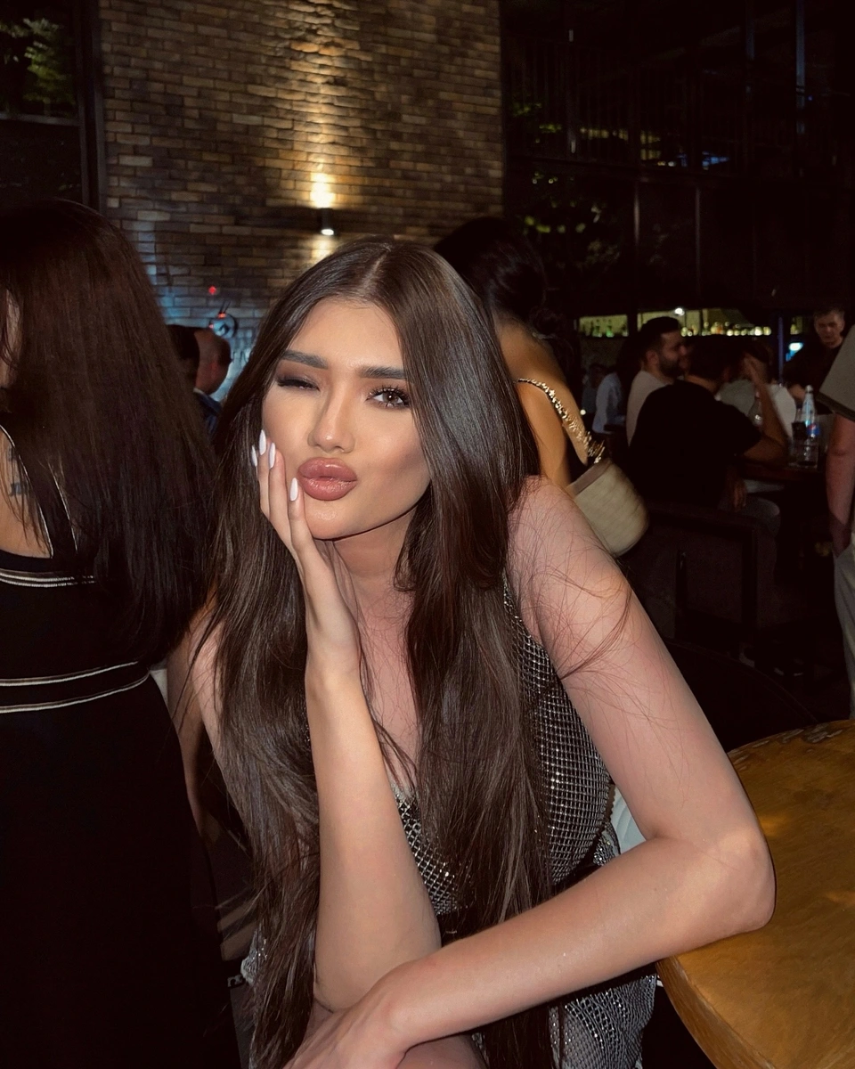 Aigul 香港的应召女郎