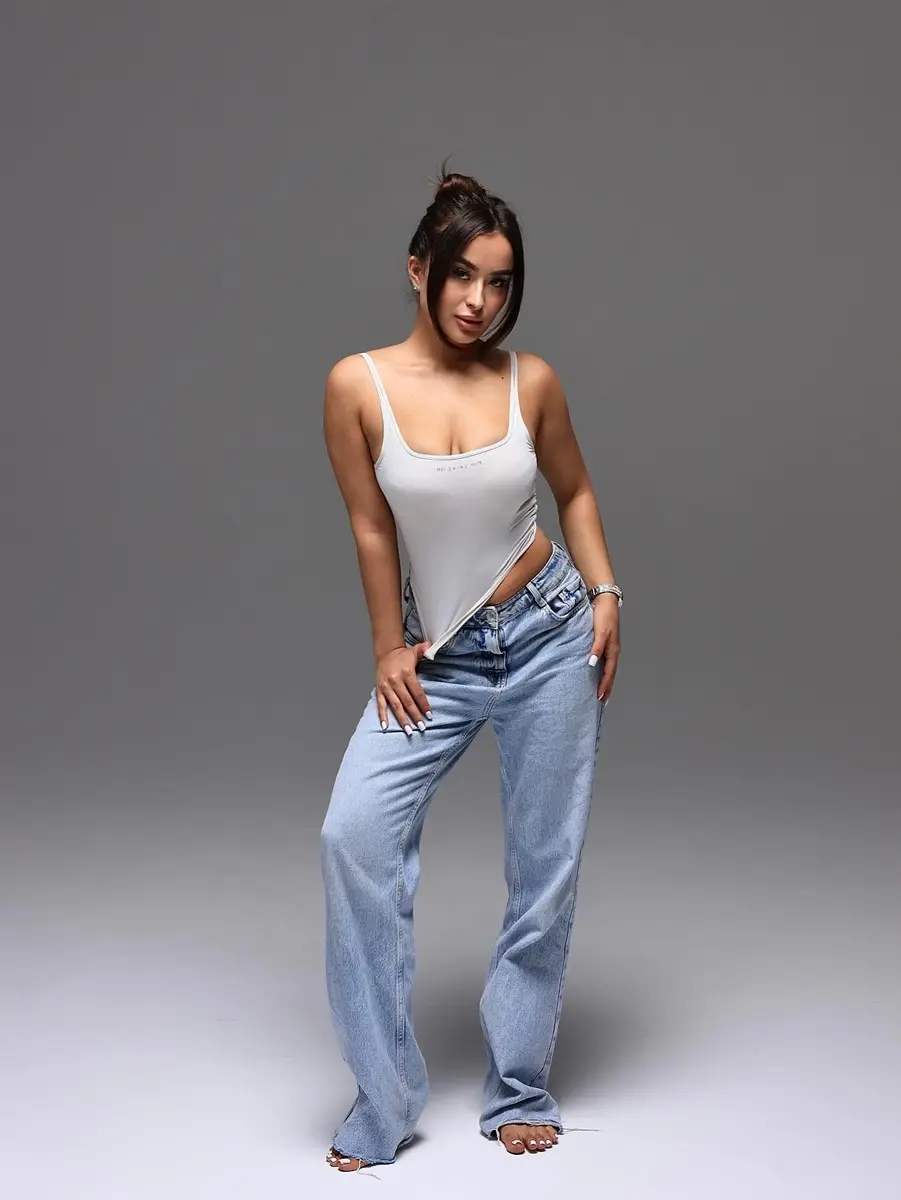 阿依努尔 香港的应召女郎