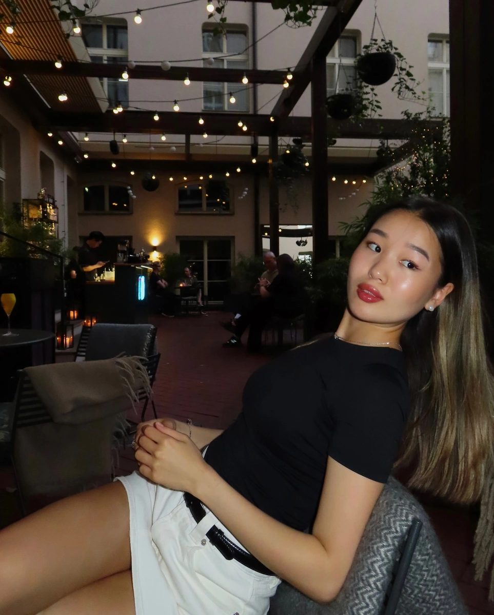 阿依努尔 香港的应召女郎