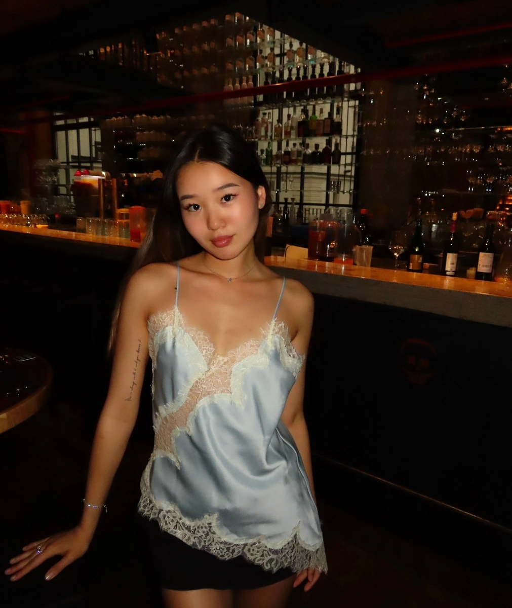 阿依努尔 香港的应召女郎