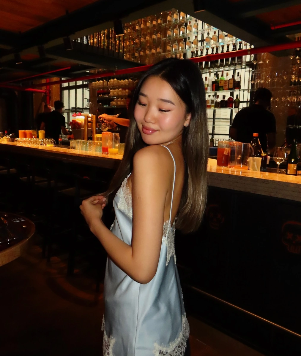 阿依努尔 香港的应召女郎