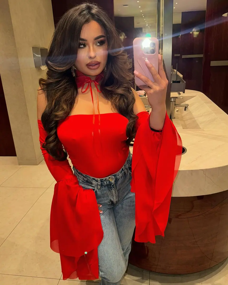 阿依努尔 香港的应召女郎