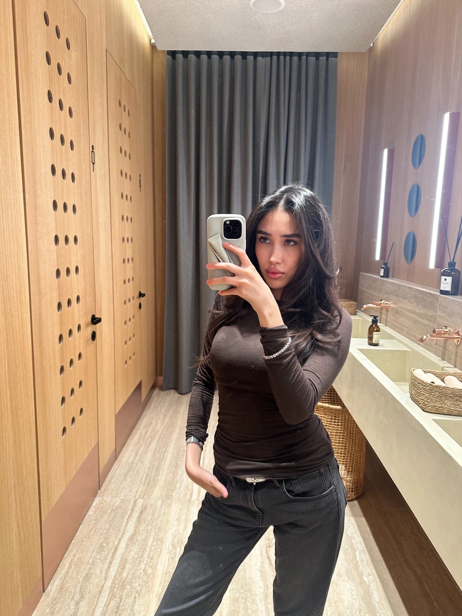 阿克努尔 香港的应召女郎