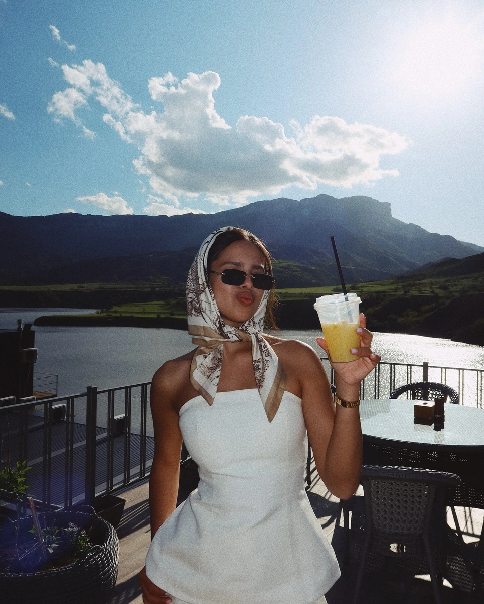 Aliya 香港的应召女郎