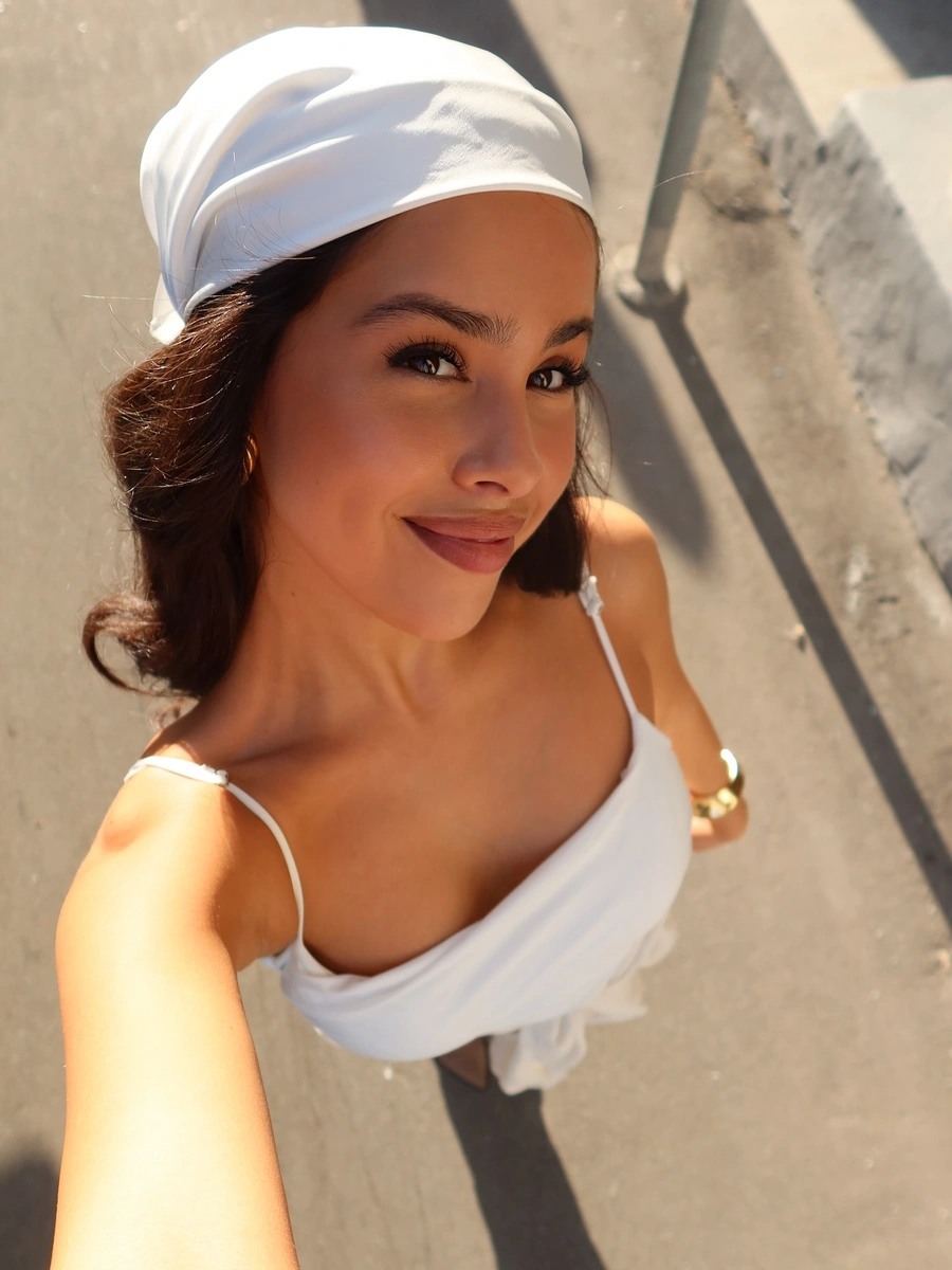 Aliya 香港的应召女郎