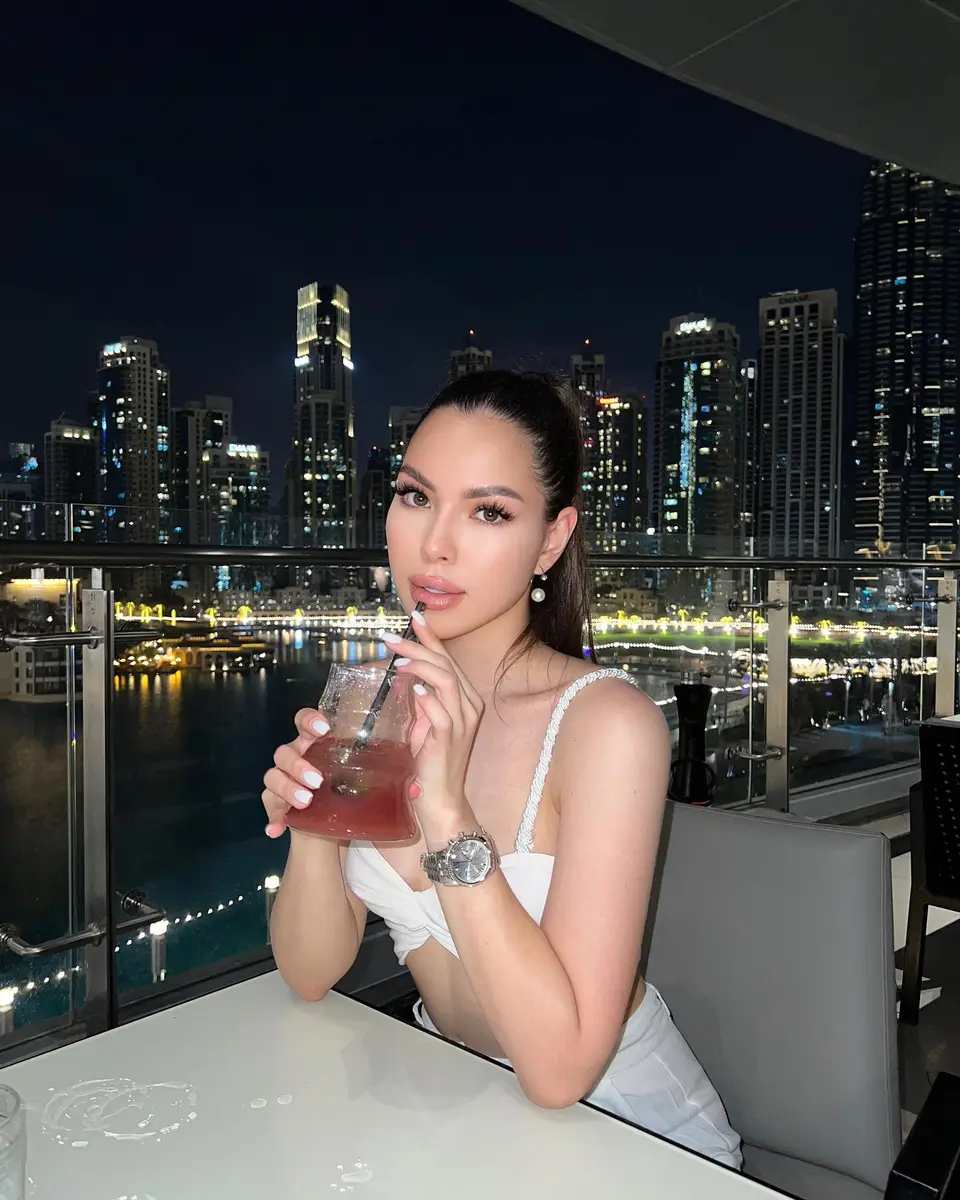 阿尔特奈 香港的应召女郎