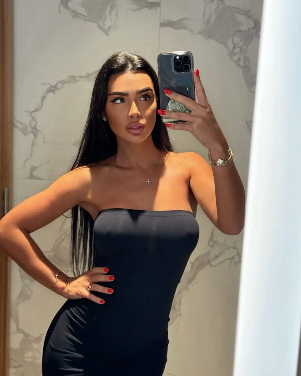 阿梅利亚 香港的应召女郎