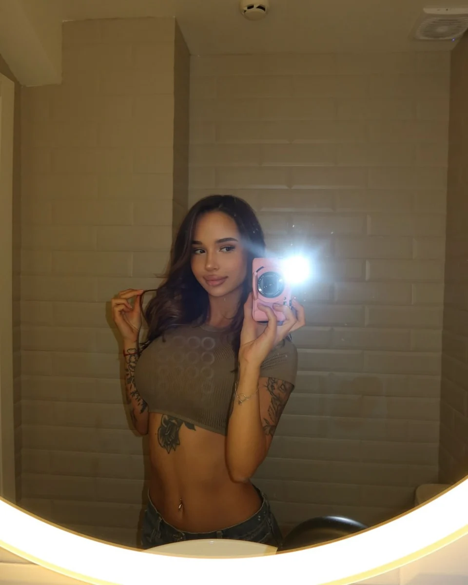 阿丽娜 香港的应召女郎