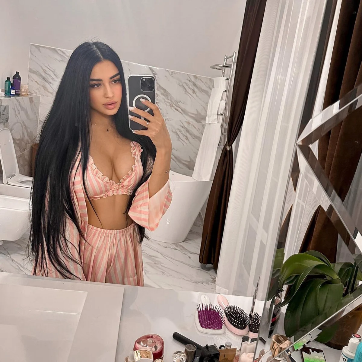 阿斯特丽德 香港的应召女郎