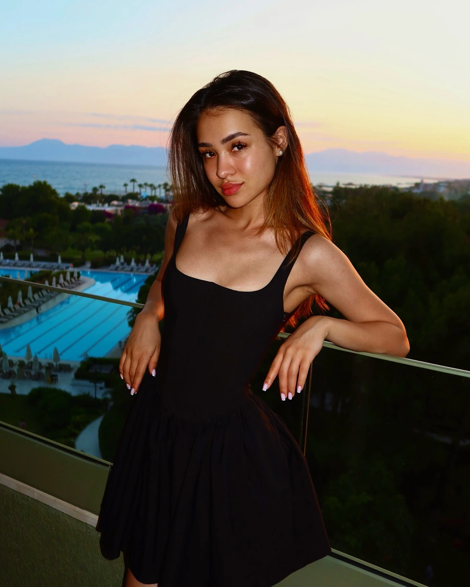 Ayanat 香港的应召女郎