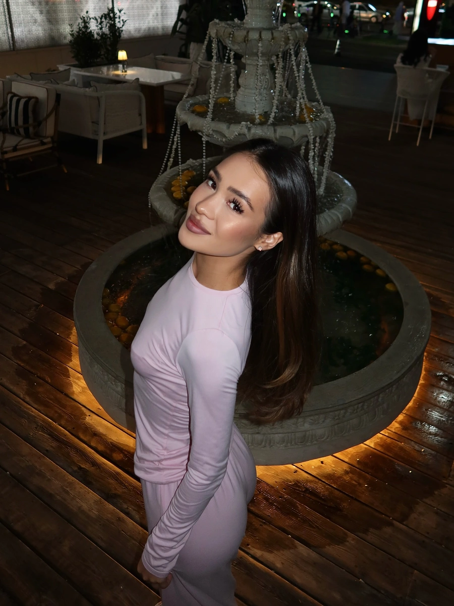 Ayanat 香港的应召女郎