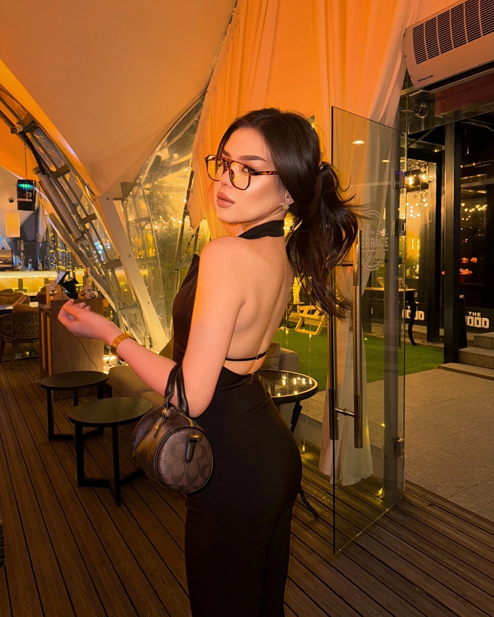 Aygerim 香港的应召女郎