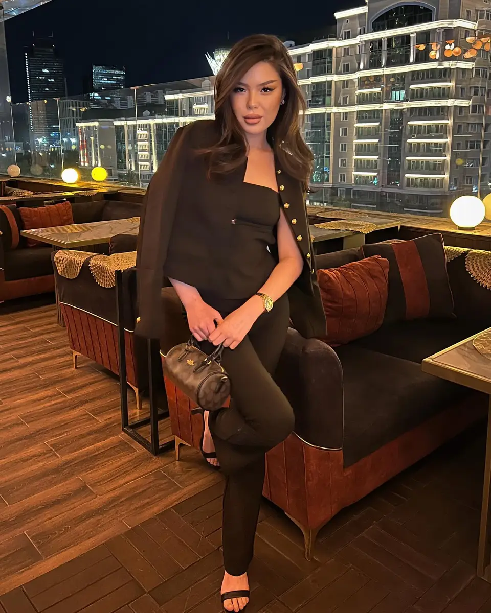 Aygerim 香港的应召女郎