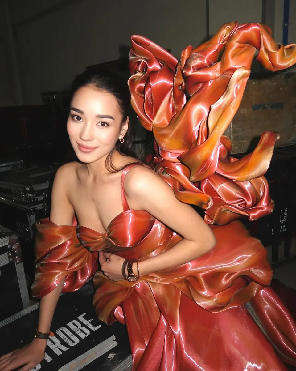 巴彦 香港的应召女郎