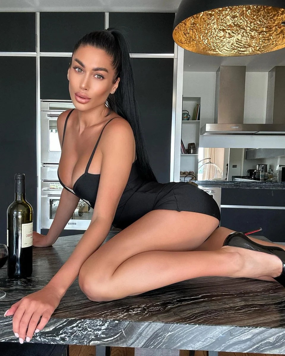 卡米拉 香港的应召女郎