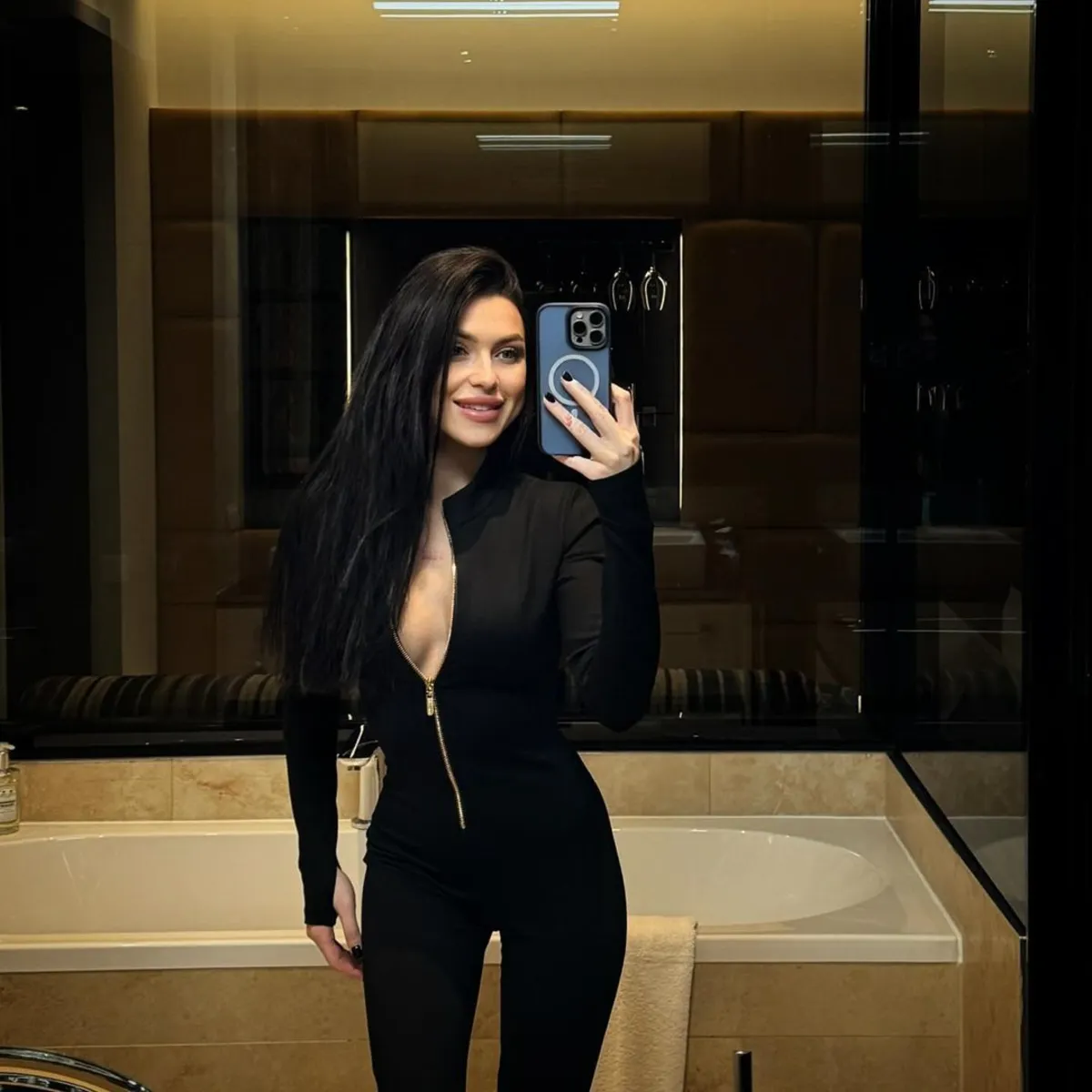 西莱斯特 香港的应召女郎