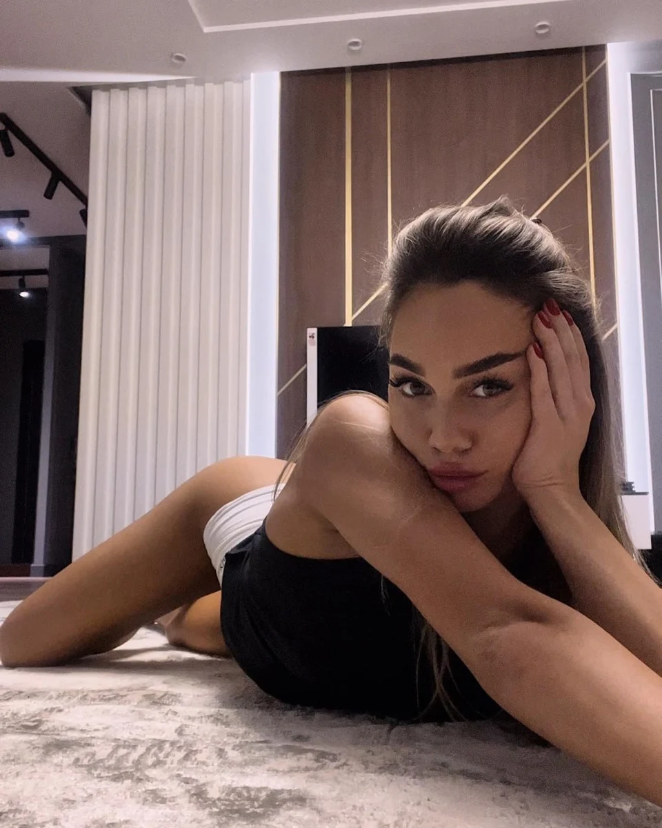 克拉丽莎 香港的应召女郎