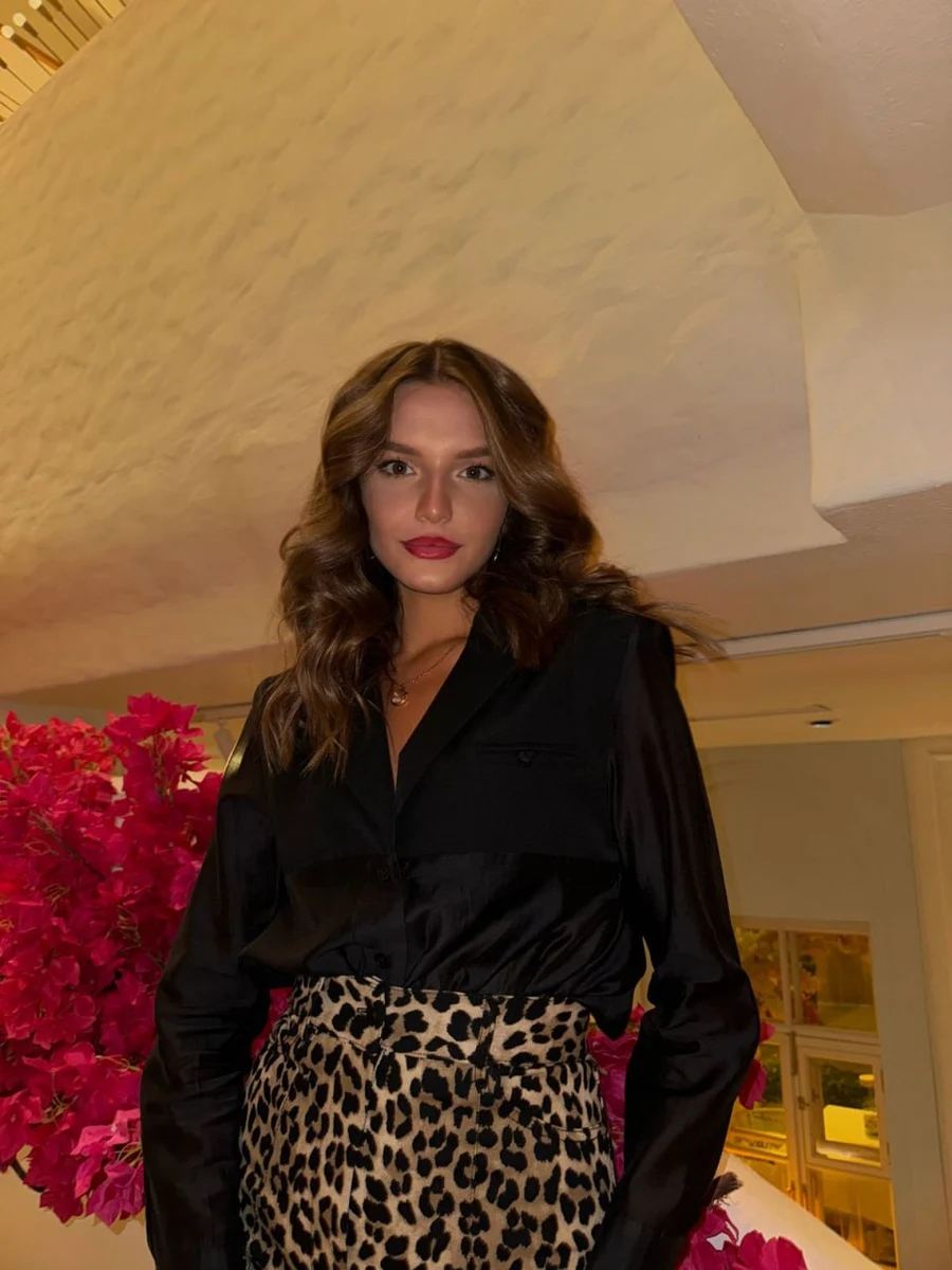 埃莉奥娜 香港的应召女郎