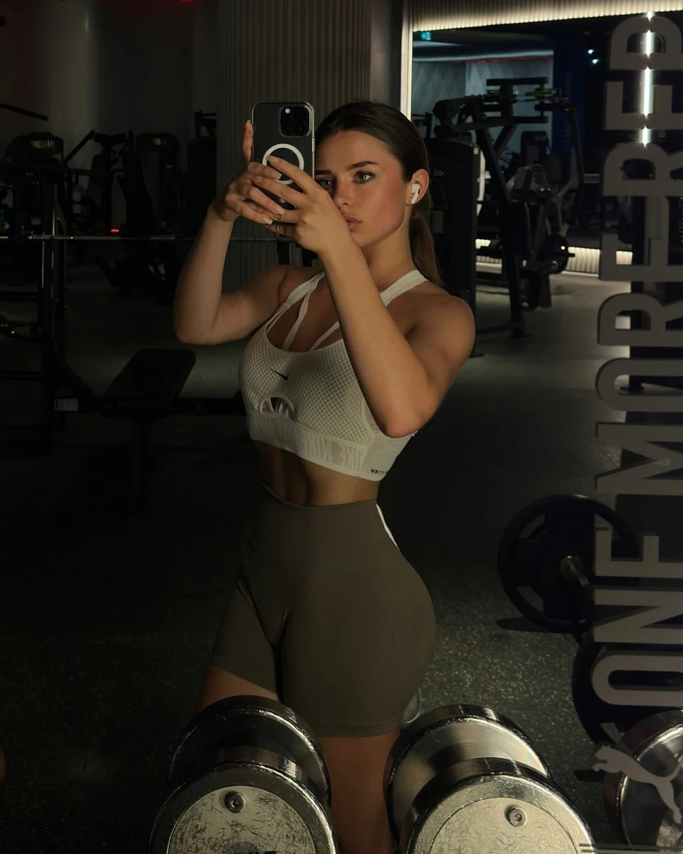 艾米琳 香港的应召女郎