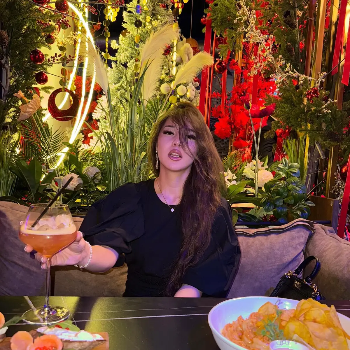 高哈尔 香港的应召女郎