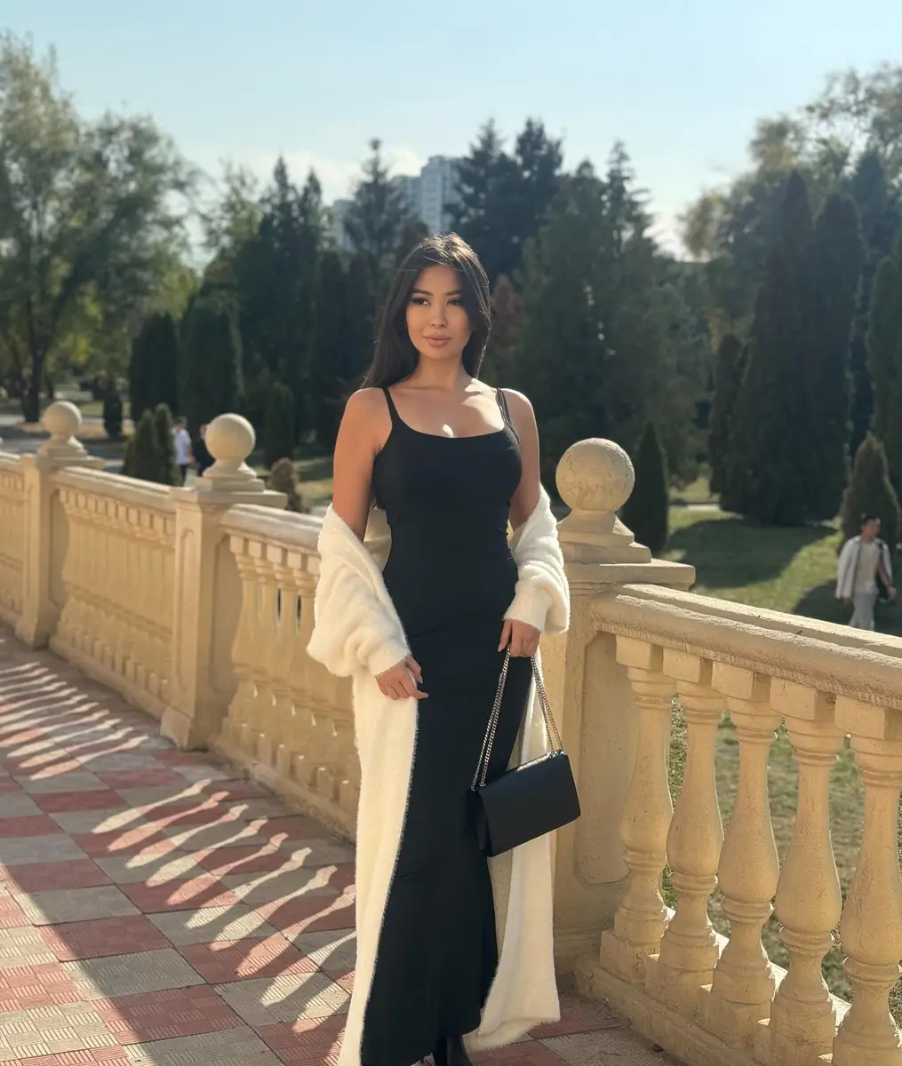 Gaziza 香港的应召女郎