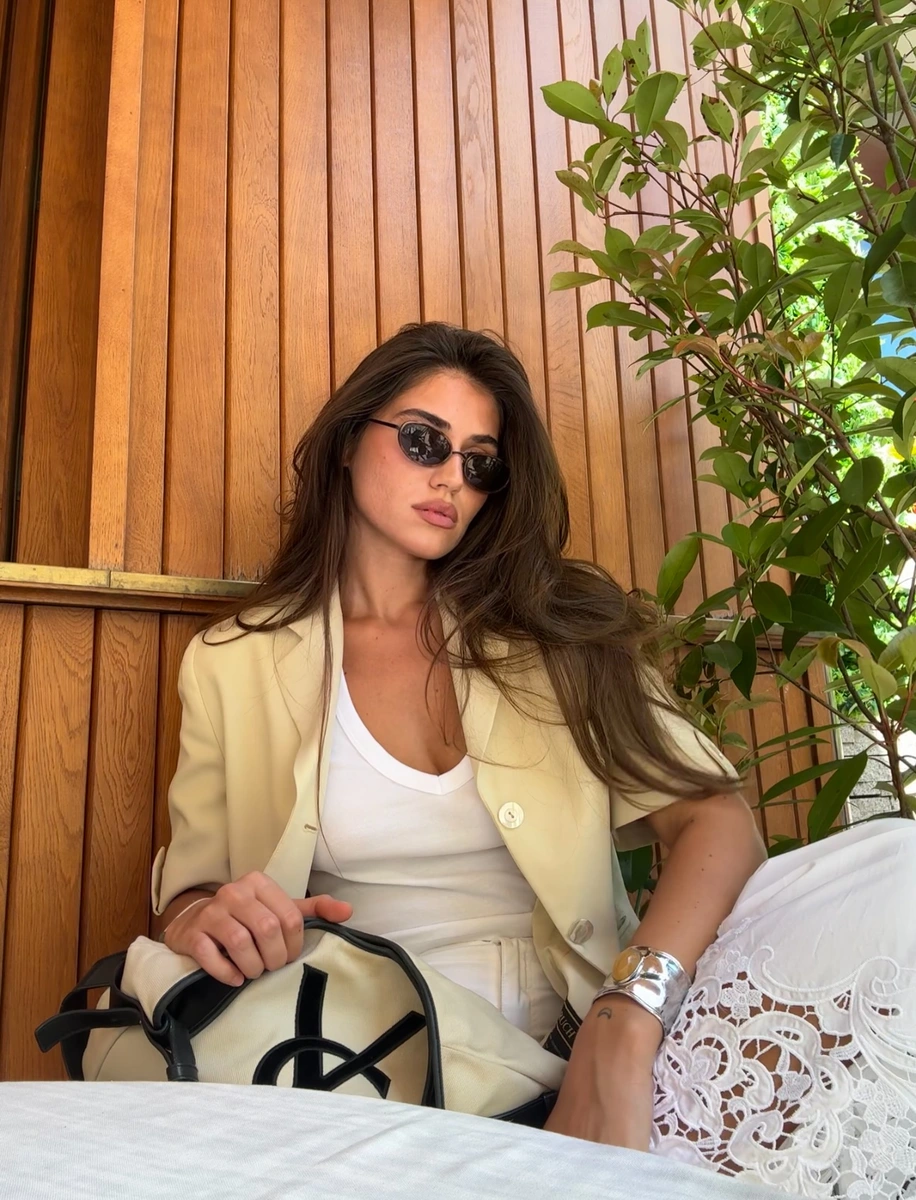 古尔詹 香港的应召女郎