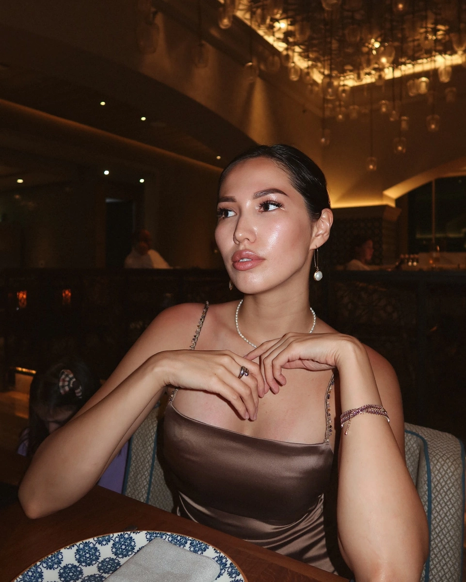 古尔济拉 香港的应召女郎