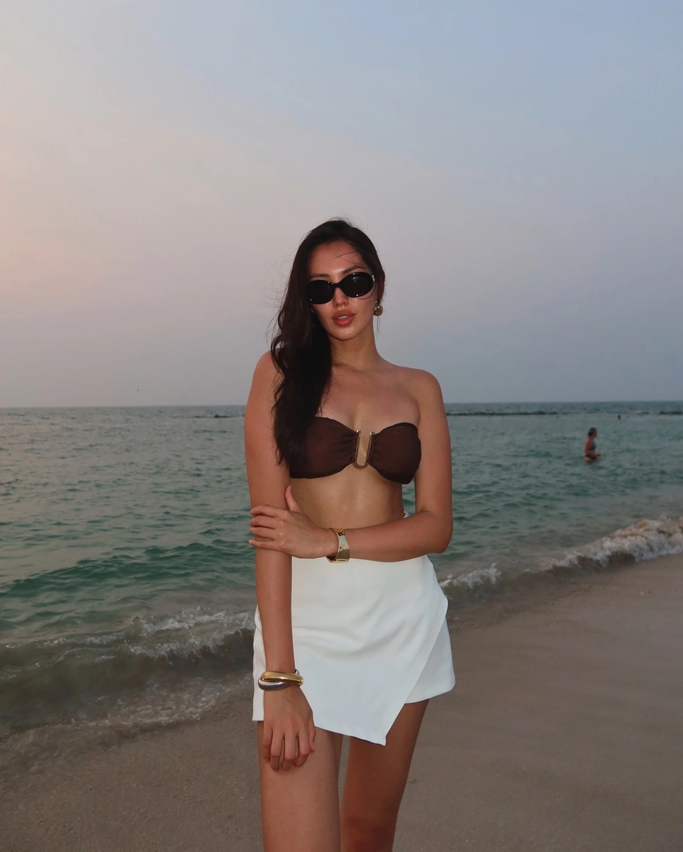 古尔济拉 香港的应召女郎