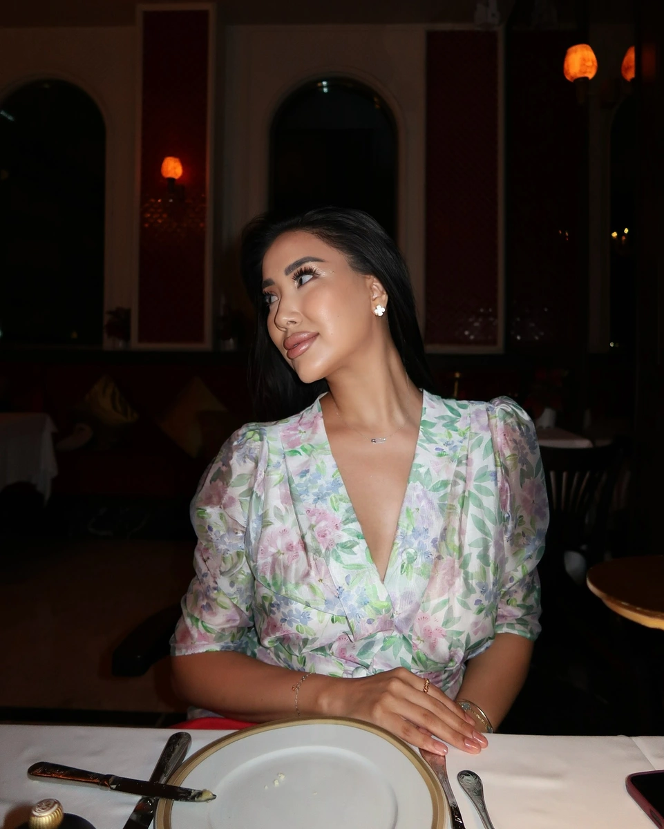 英迪拉 香港的应召女郎