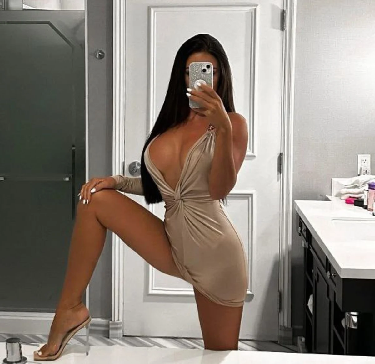 莱蒂西亚 香港的应召女郎