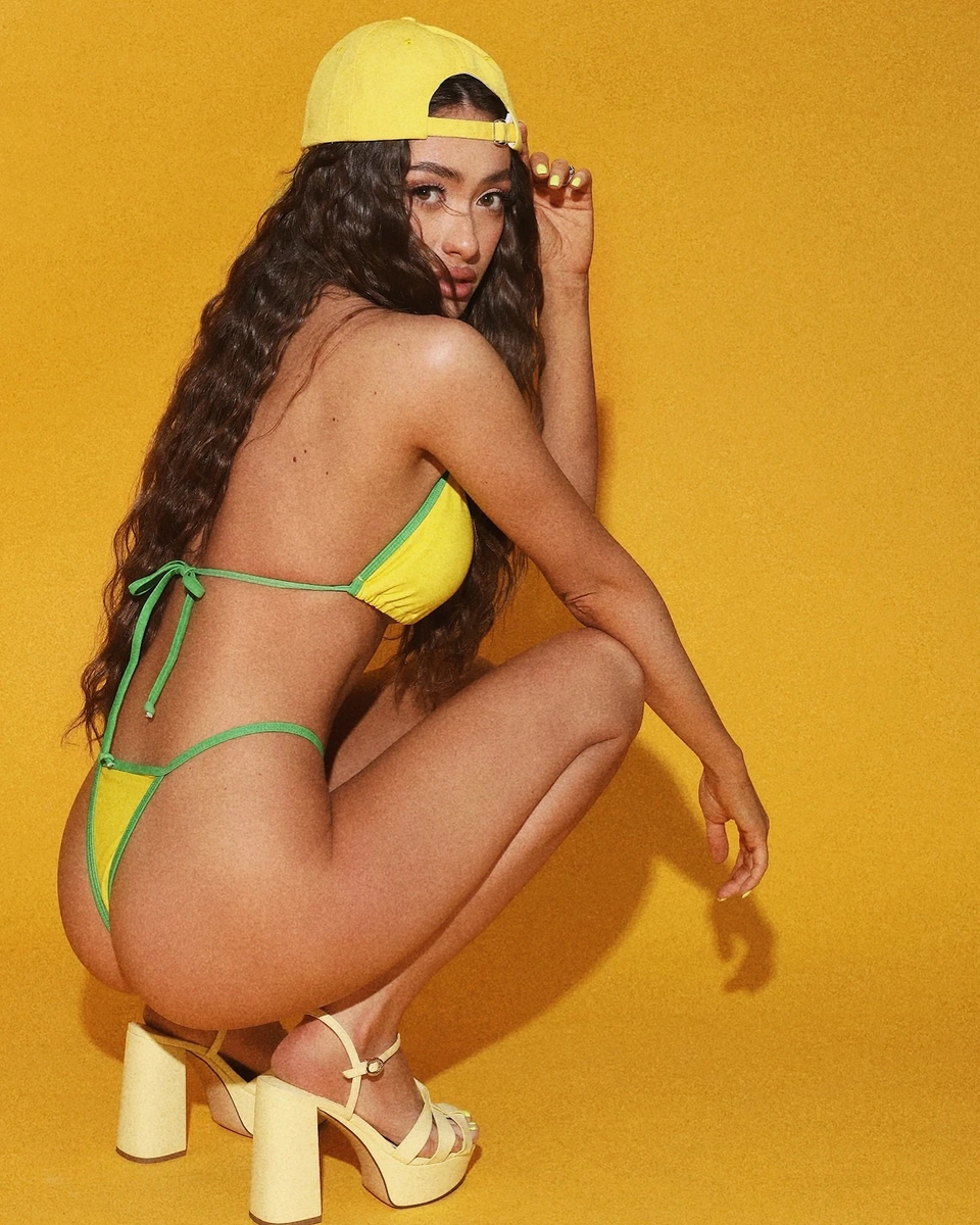 Lyazzat 香港的应召女郎