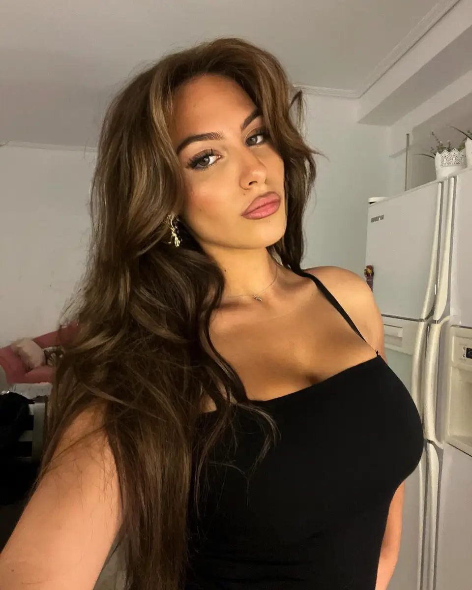 莫娜 香港的应召女郎