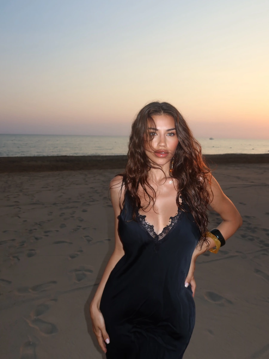 Nurganym 香港的应召女郎