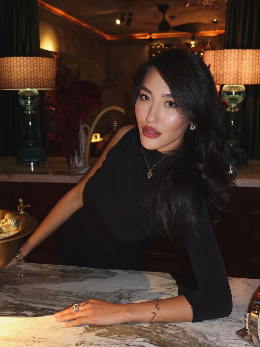 努尔古尔 香港的应召女郎