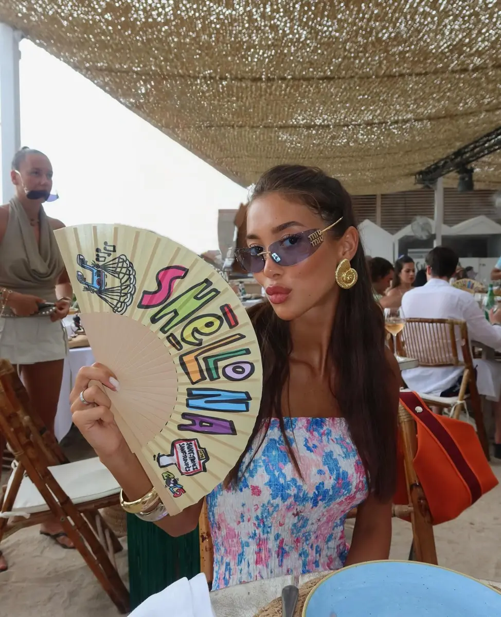 Nursulu 香港的应召女郎