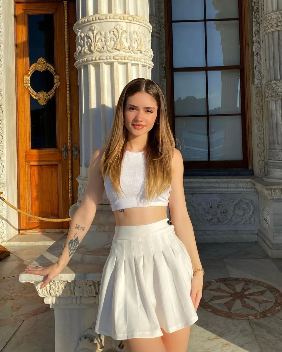 雷蒙娜 香港的应召女郎