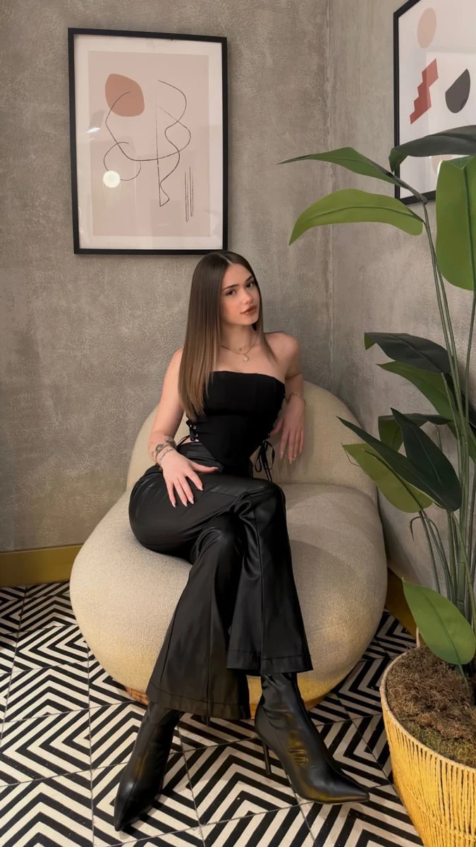 雷蒙娜 香港的应召女郎