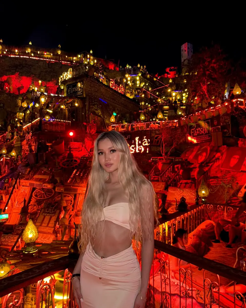 萨马尔 香港的应召女郎