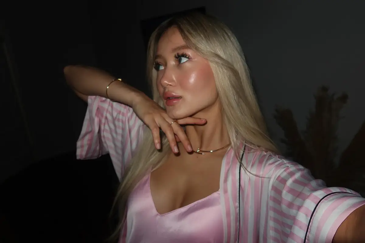 萨马尔 香港的应召女郎