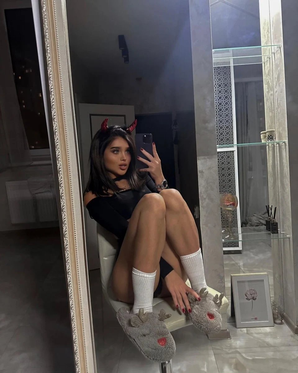 Selina 香港的应召女郎