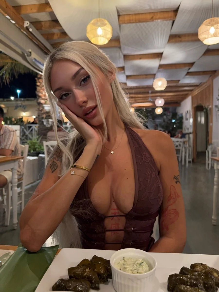 索菲亚 香港的应召女郎