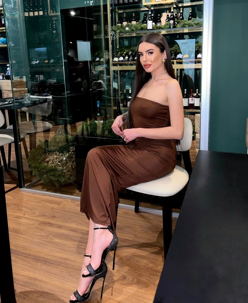 西尔维亚 香港的应召女郎