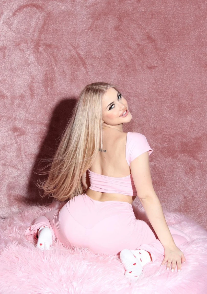 瓦西里萨 香港的应召女郎