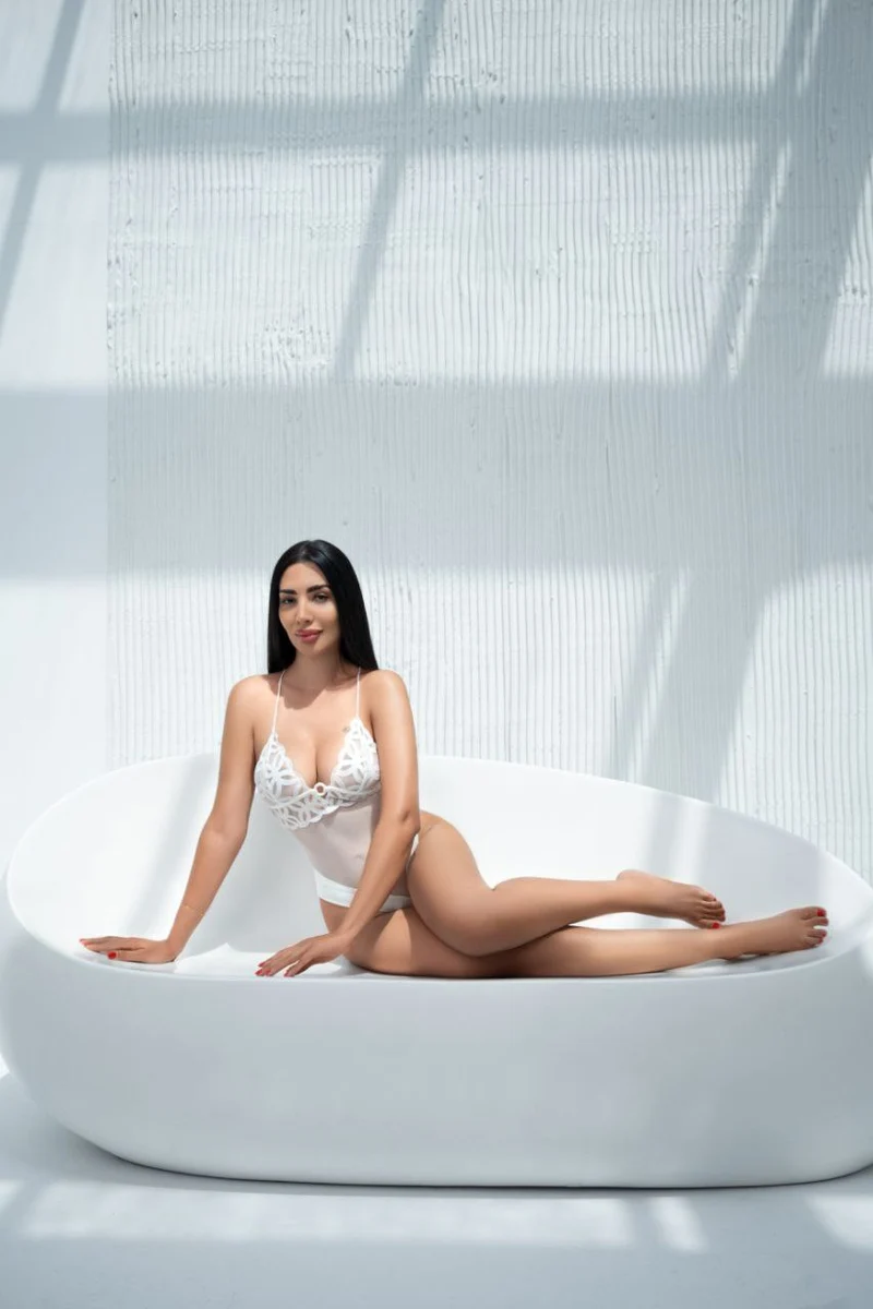 亚斯娜 香港的应召女郎