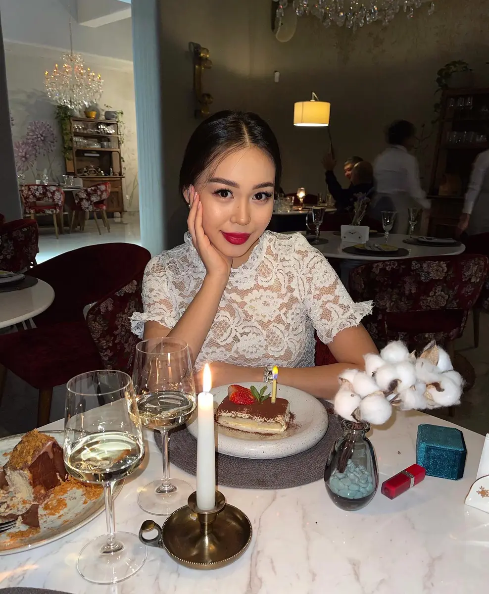 扎里娜 香港的应召女郎