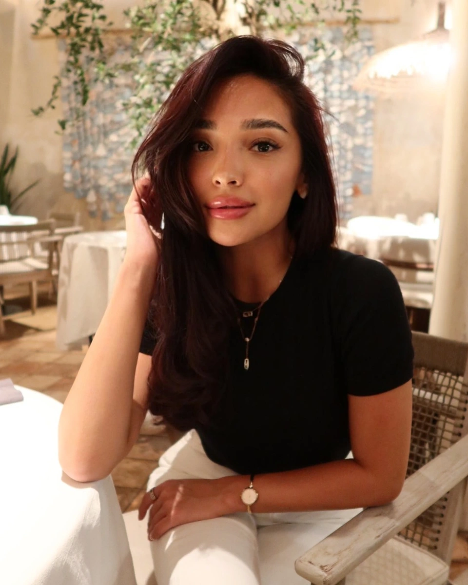 扎里娜 香港的应召女郎