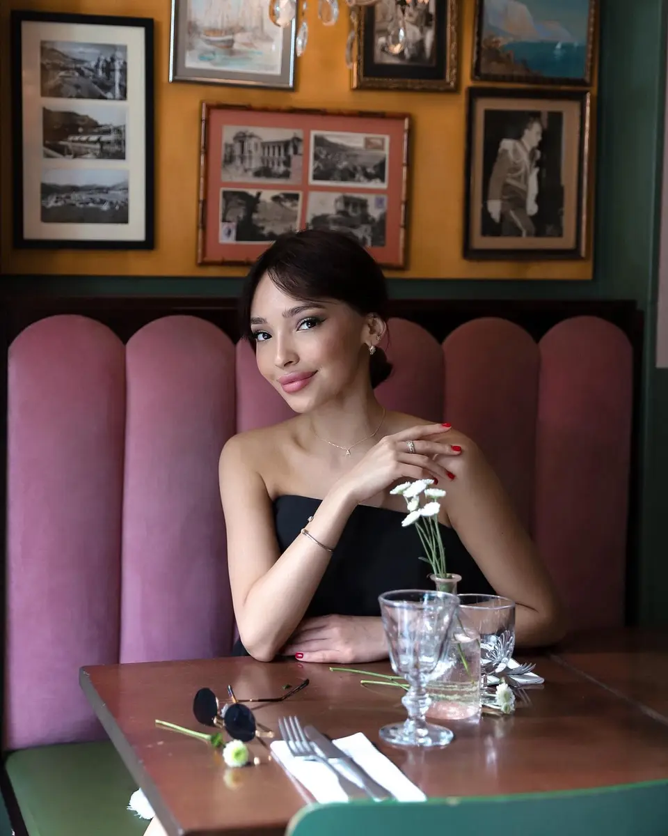 扎里娜 香港的应召女郎